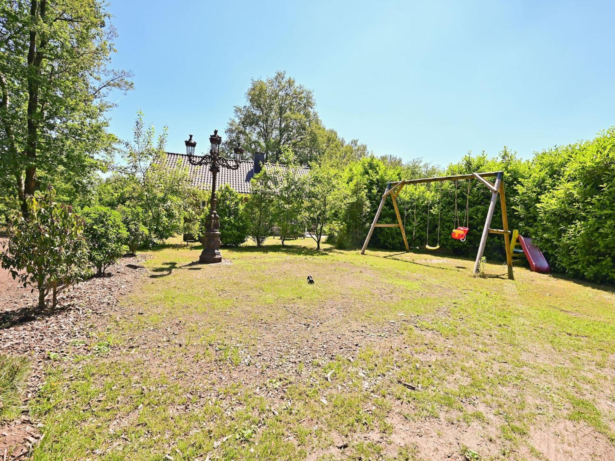 Chalet With Gorgeous View Of The Natural Surroundings Weerselo Exteriör bild