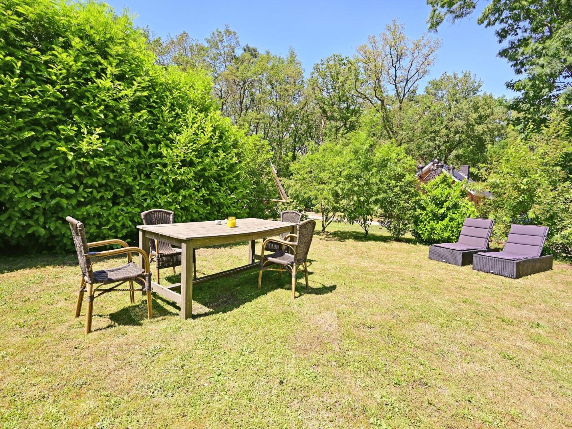 Chalet With Gorgeous View Of The Natural Surroundings Weerselo Exteriör bild