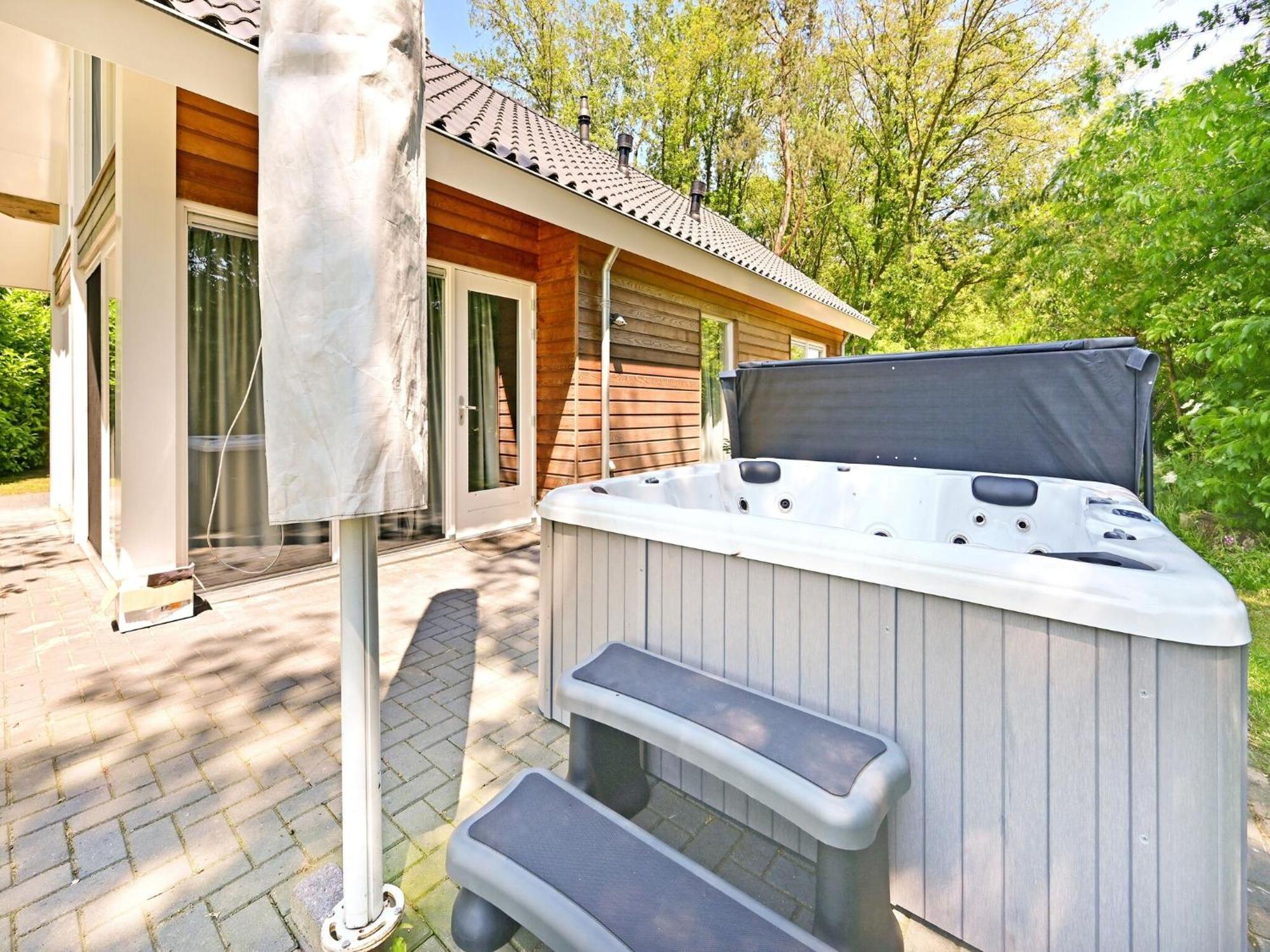 Chalet With Gorgeous View Of The Natural Surroundings Weerselo Exteriör bild